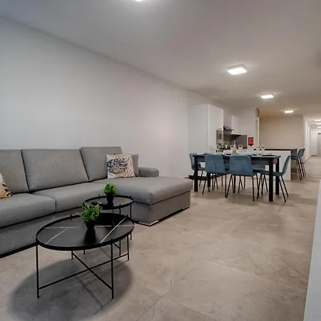 Appartement New 3 Bedroom Family With Terrace *