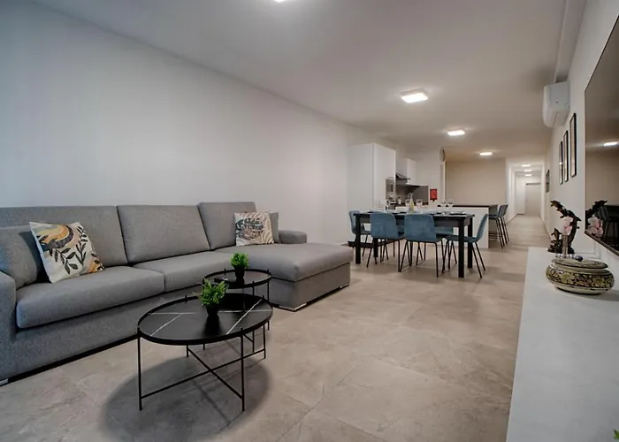 アパート New 3 Bedroom Family With Terrace *