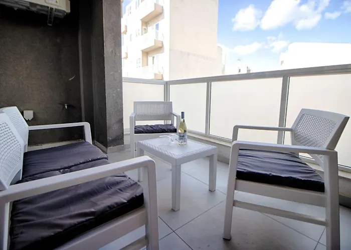 New 3 Bedroom Family With Terrace アパート