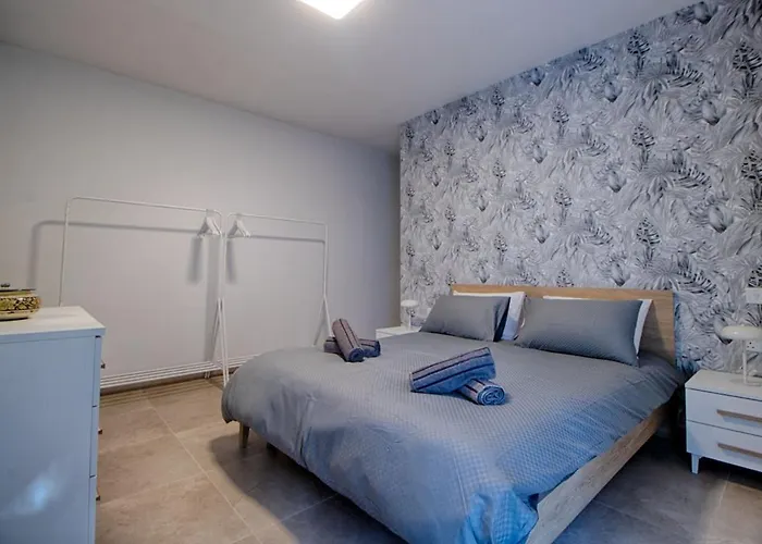 New 3 Bedroom Family With Terrace *