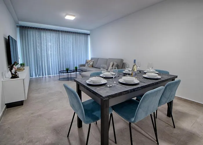 New 3 Bedroom Family With Terrace アパート セント・ポールズ・ベイ