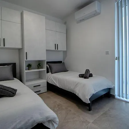 Apartman New 3 Bedroom Family With Terrace